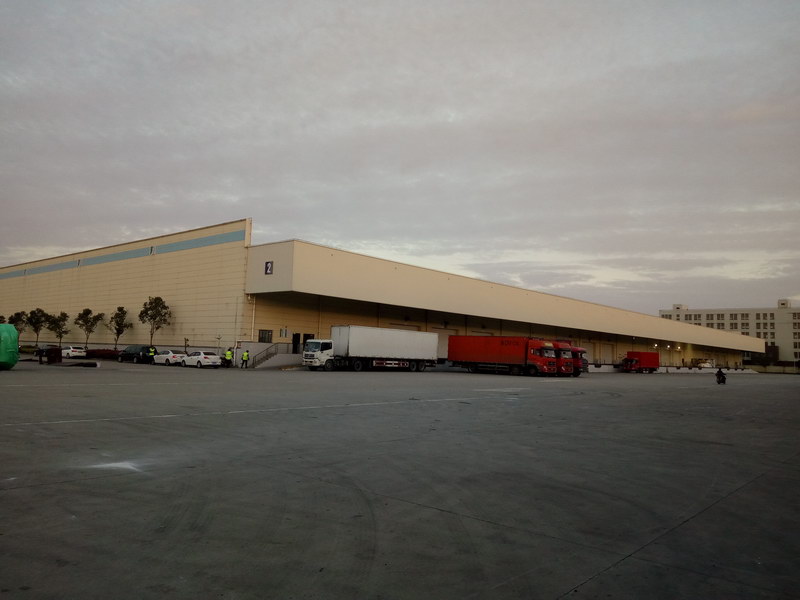 物流倉庫4